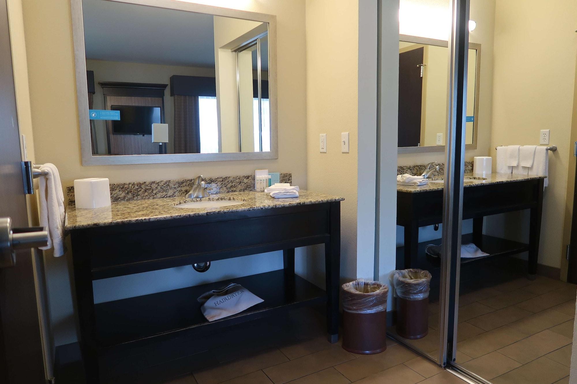 Hampton Inn & Suites סלינס מראה חיצוני תמונה