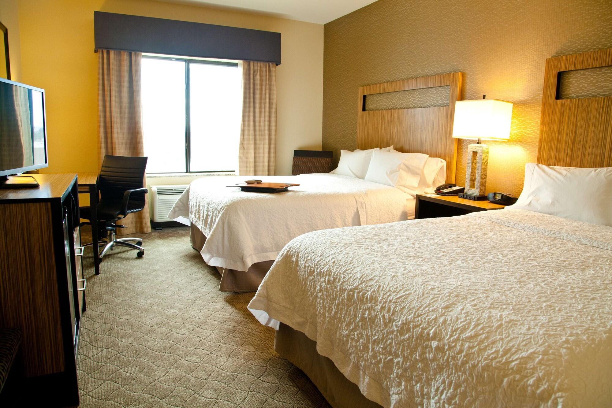 Hampton Inn & Suites סלינס מראה חיצוני תמונה