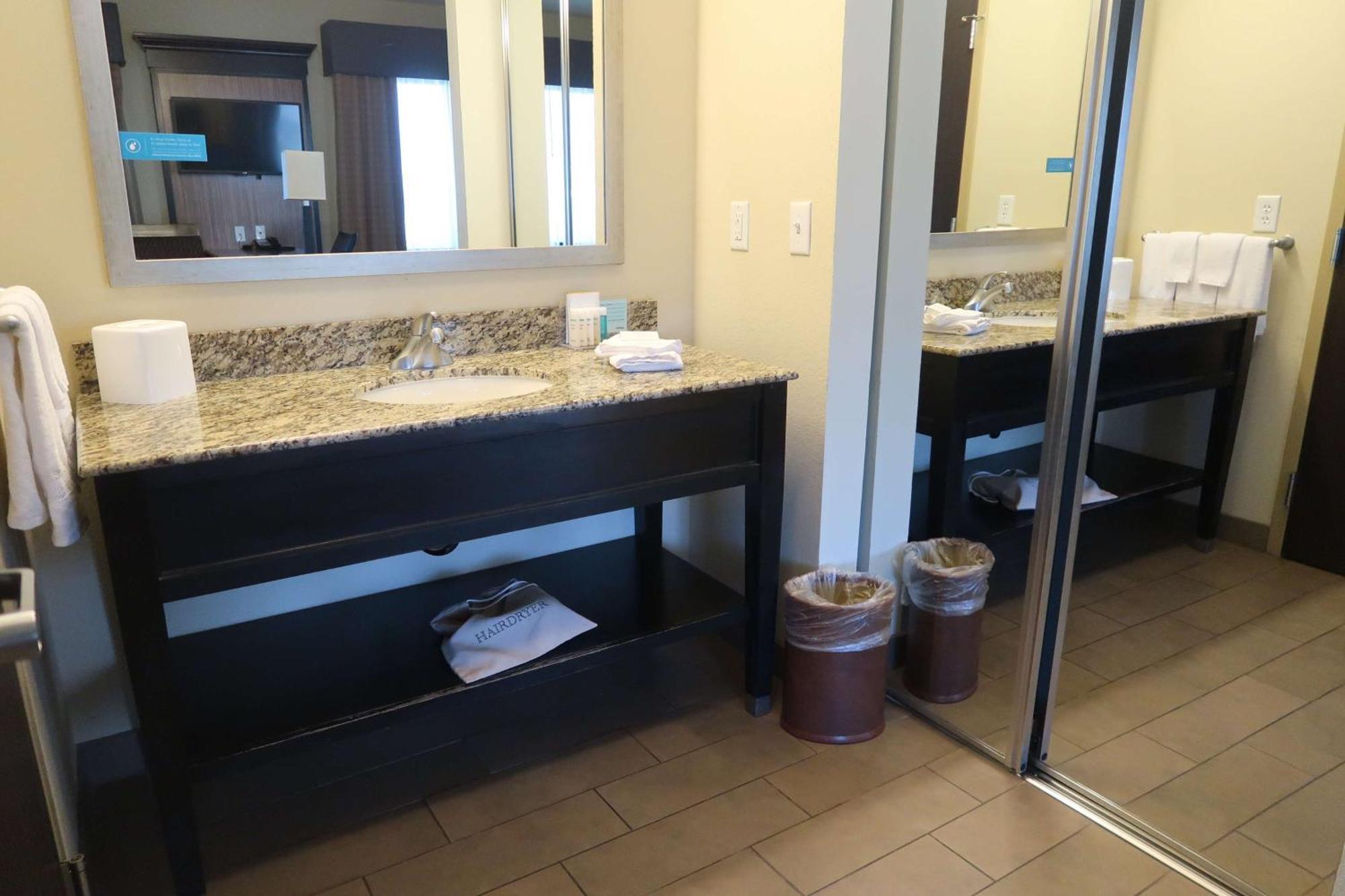 Hampton Inn & Suites סלינס מראה חיצוני תמונה