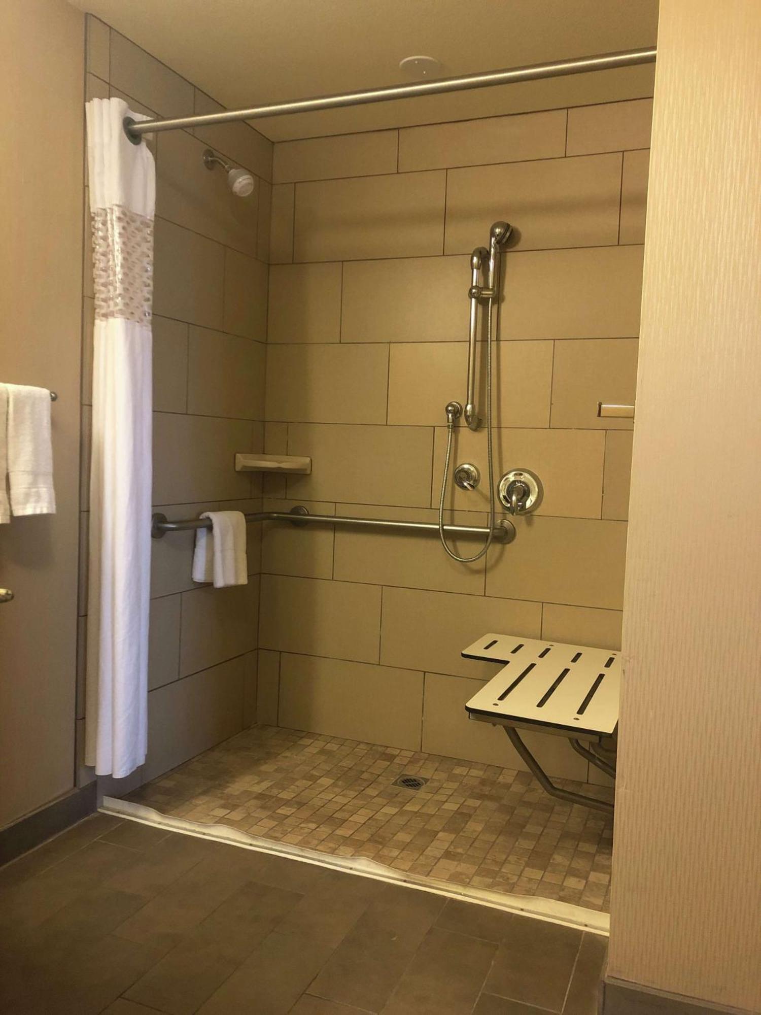 Hampton Inn & Suites סלינס מראה חיצוני תמונה