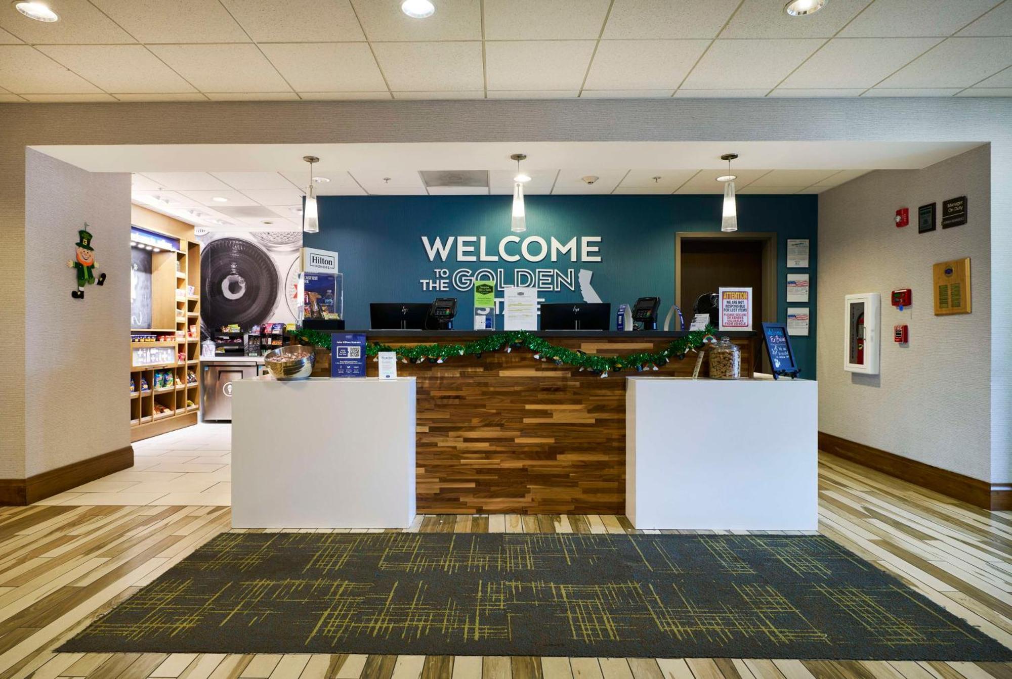 Hampton Inn & Suites סלינס מראה חיצוני תמונה