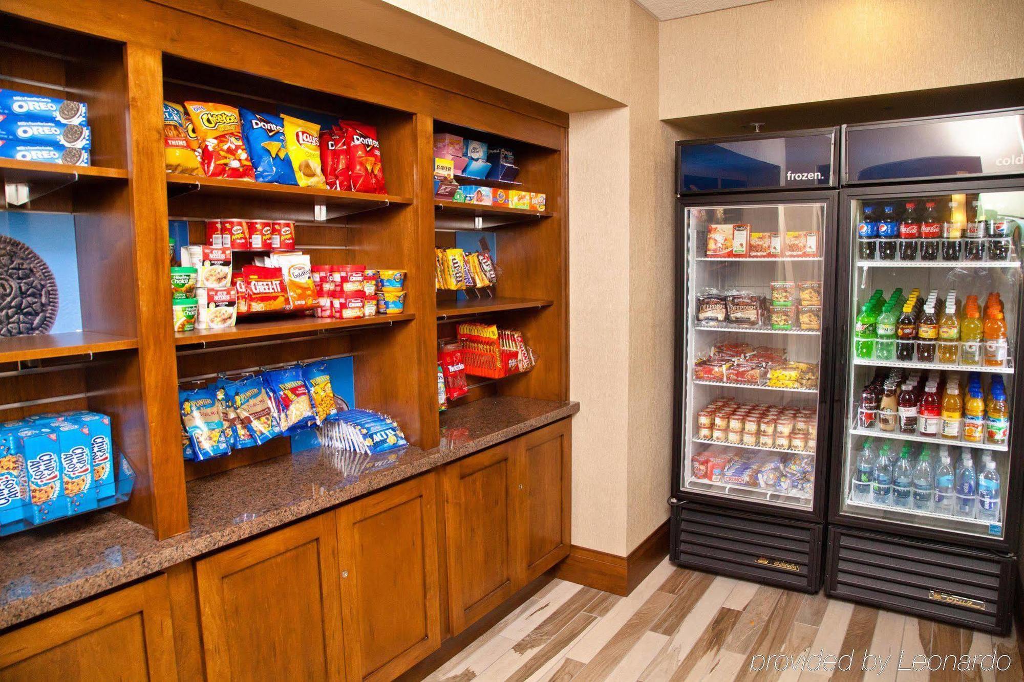 Hampton Inn & Suites סלינס מראה חיצוני תמונה