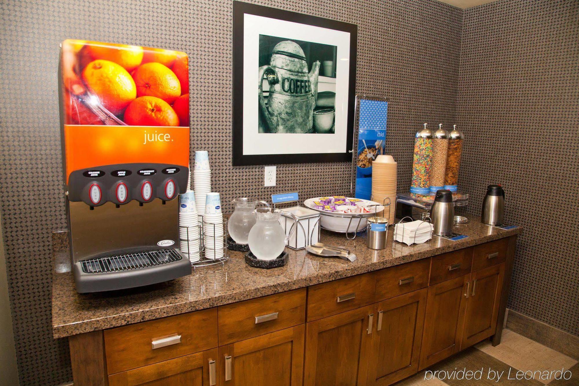Hampton Inn & Suites סלינס מראה חיצוני תמונה