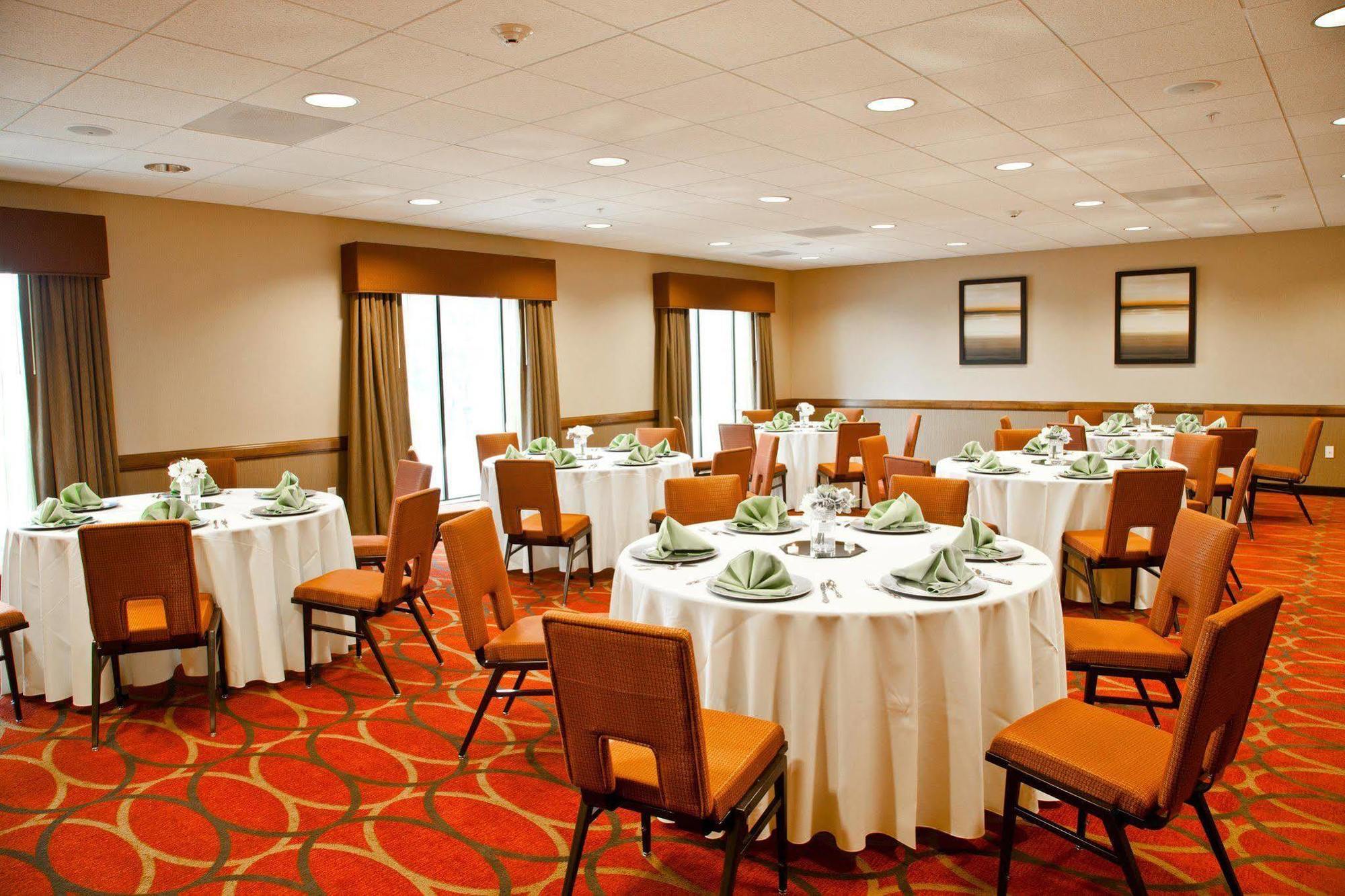 Hampton Inn & Suites סלינס מראה חיצוני תמונה